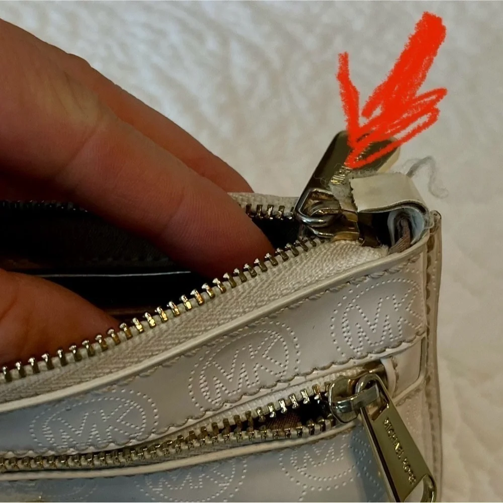 Michael Kors White Wristlet - Picture 5 of 10